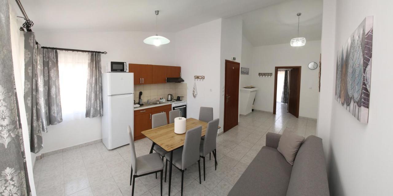 Lampias Apartments Keramotí Exterior foto